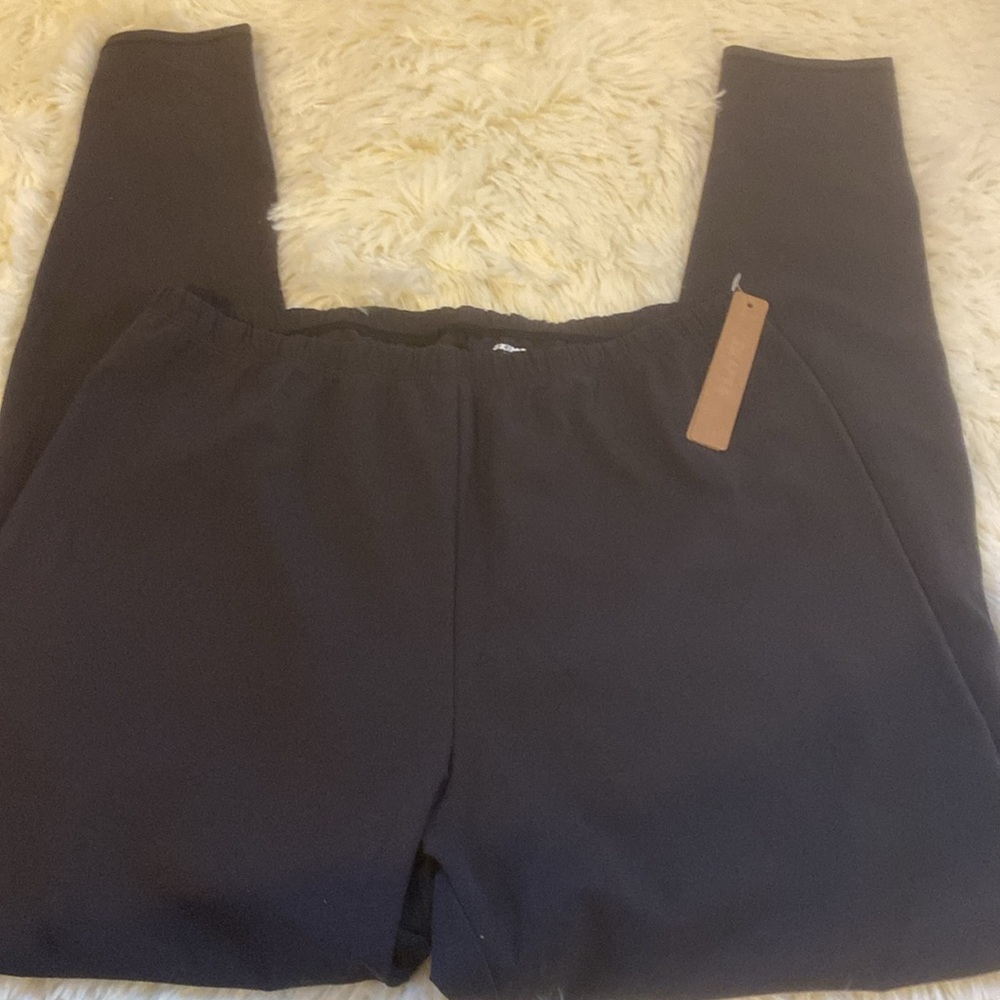 SKIMS Buttery Soft Fits Everybody Black Leggings - Picture 7 of 11